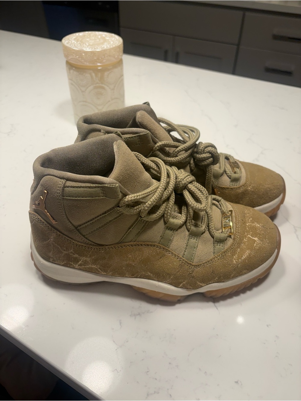 Wmns Air Jordan 11 Retro 'Olive Lux'